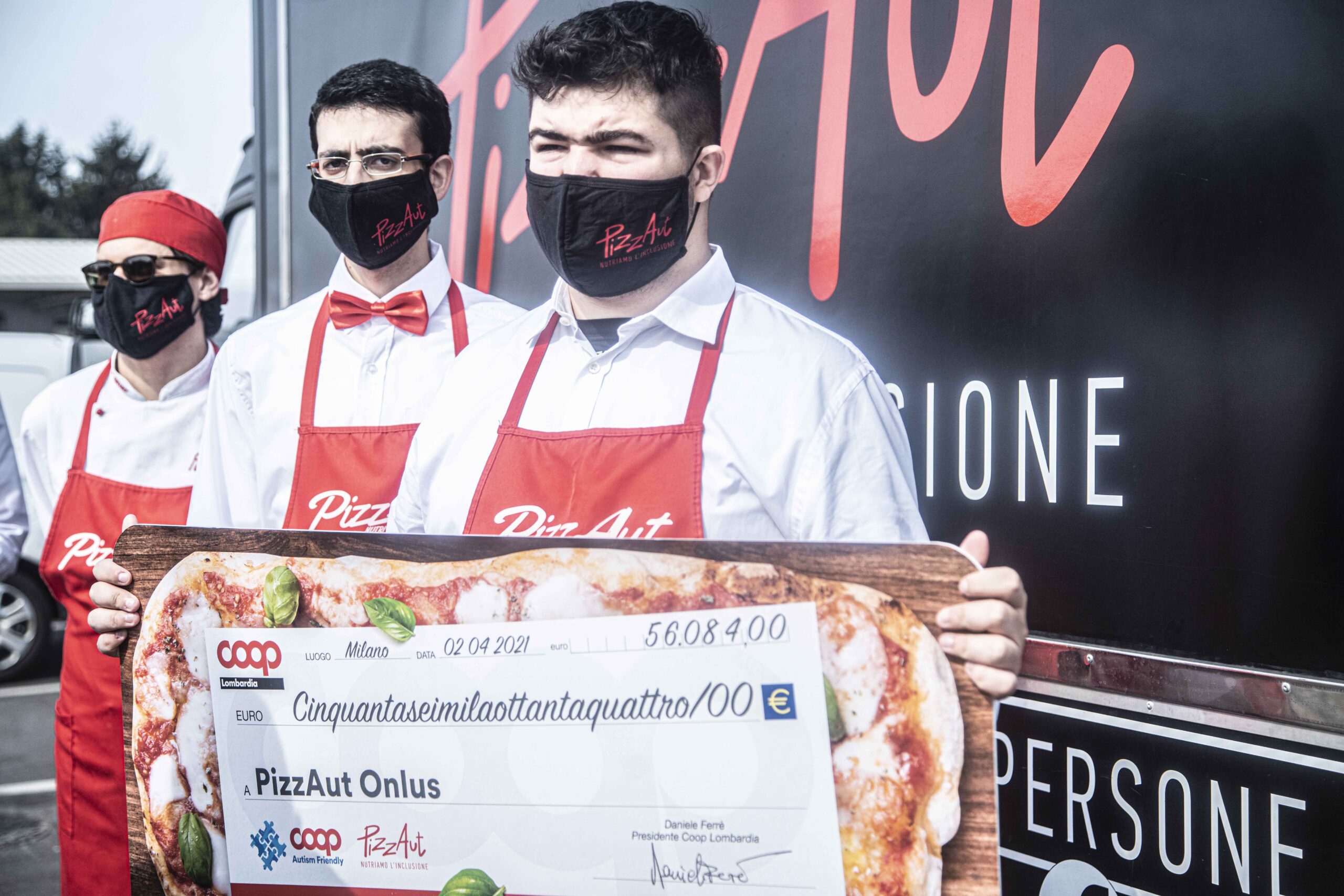 Consegna delle donazioni a Pizzaut | 1 aprile 2021